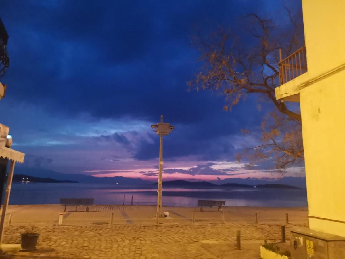 Limon Otel Foca Exteriér fotografie